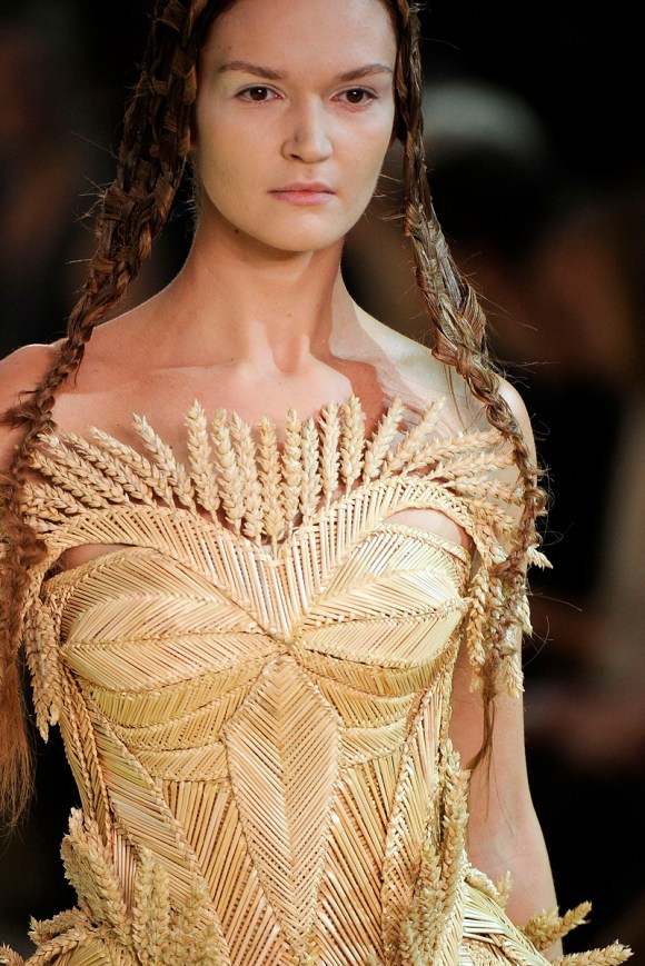 Corn husk used to create detailed embroidery