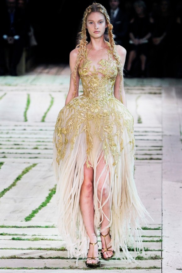 alexander-mcqueen-spring-2011-13